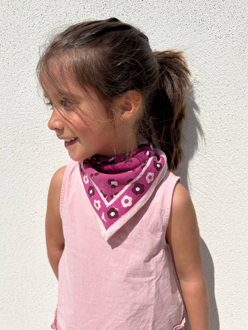 petit-foulard-oscar-50-par-50-enfant-adulte-graou-rose-leopard-porte-milinane