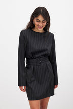 Vestido de Rayas Finas con Cinturón de Rayas