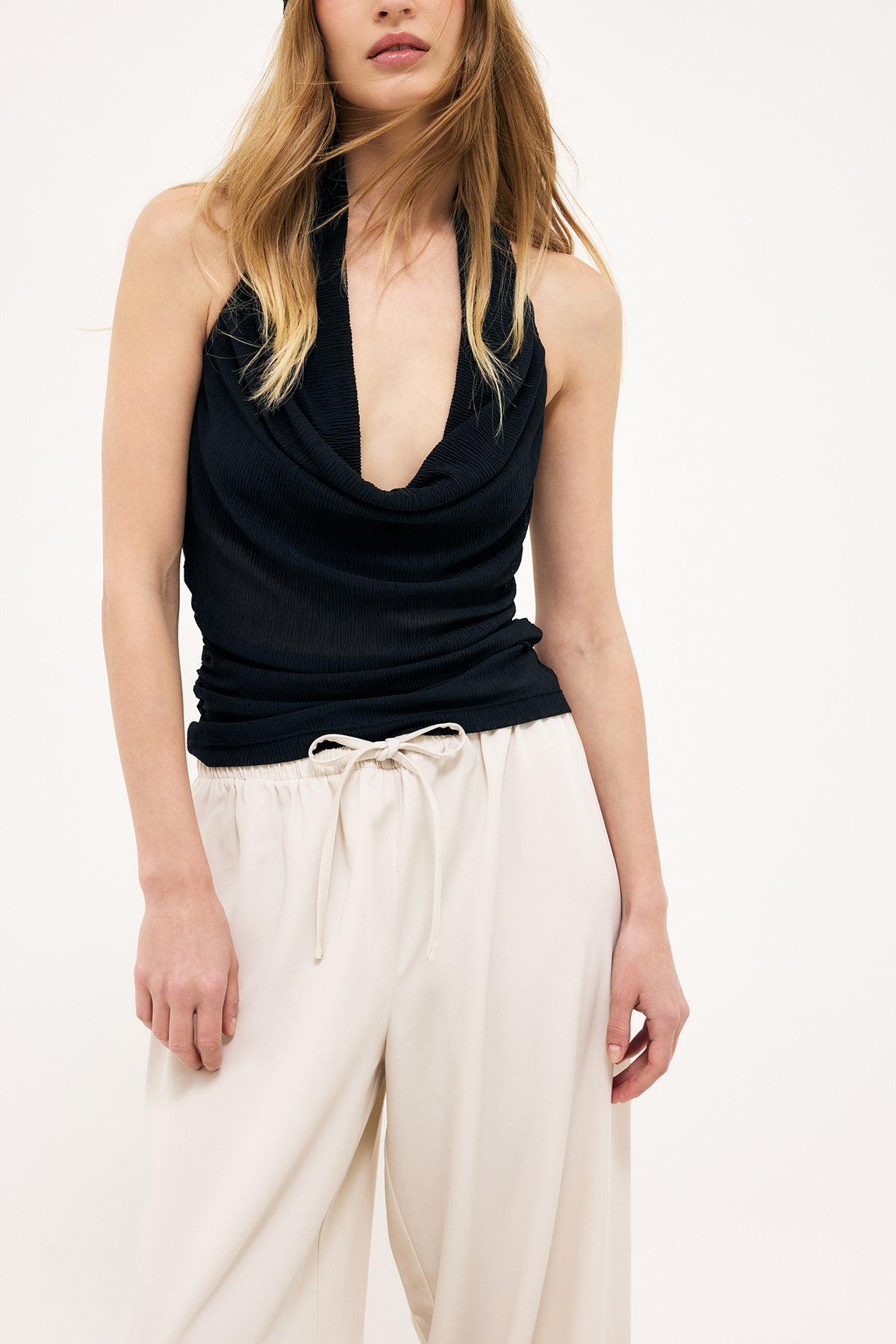 Top Plissettato Trasparente Halterneck - Nero