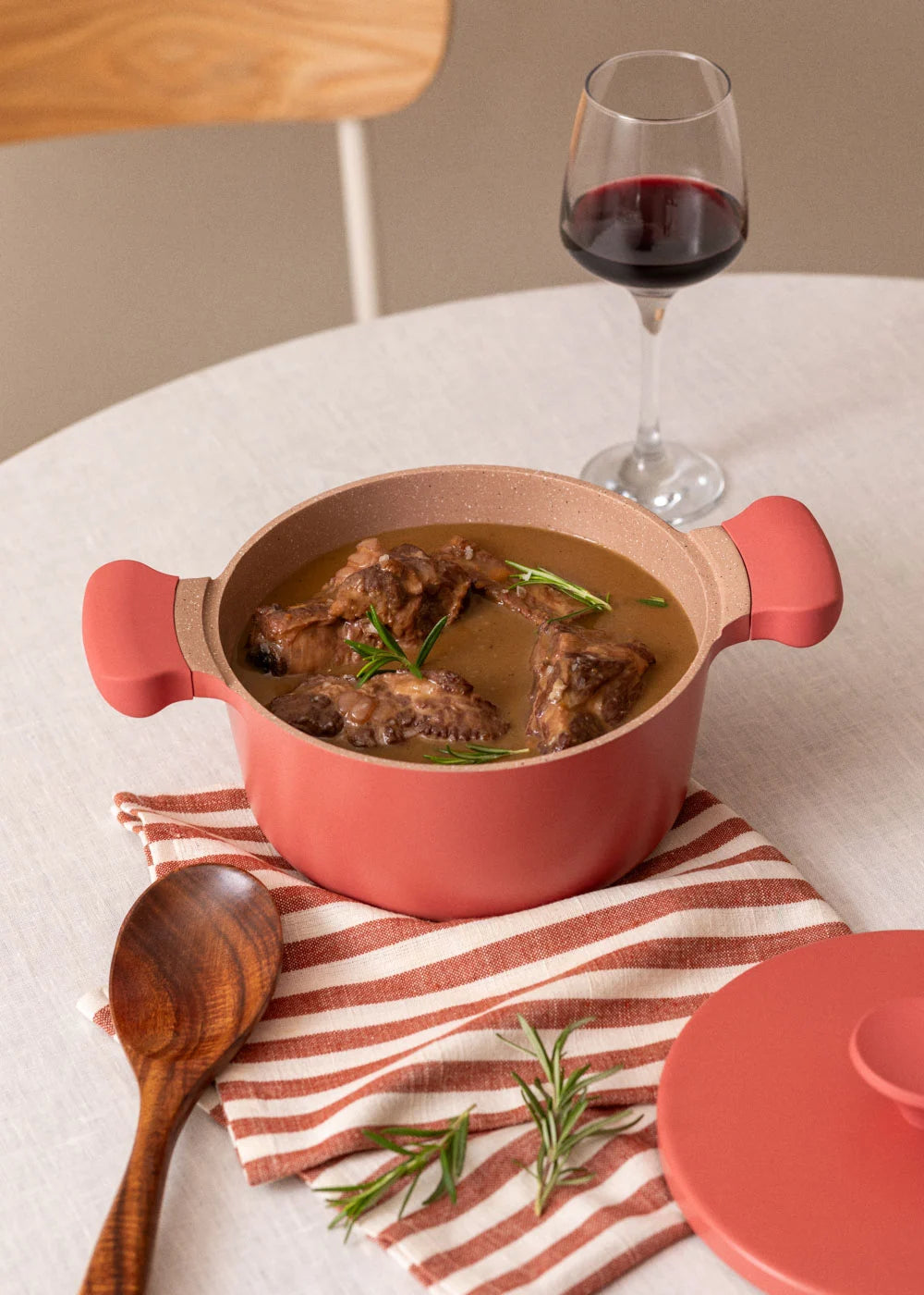 Pot Studio - Cast Aluminium Casserole with Bakelite Handles - 20cm - Terracotta & Copper