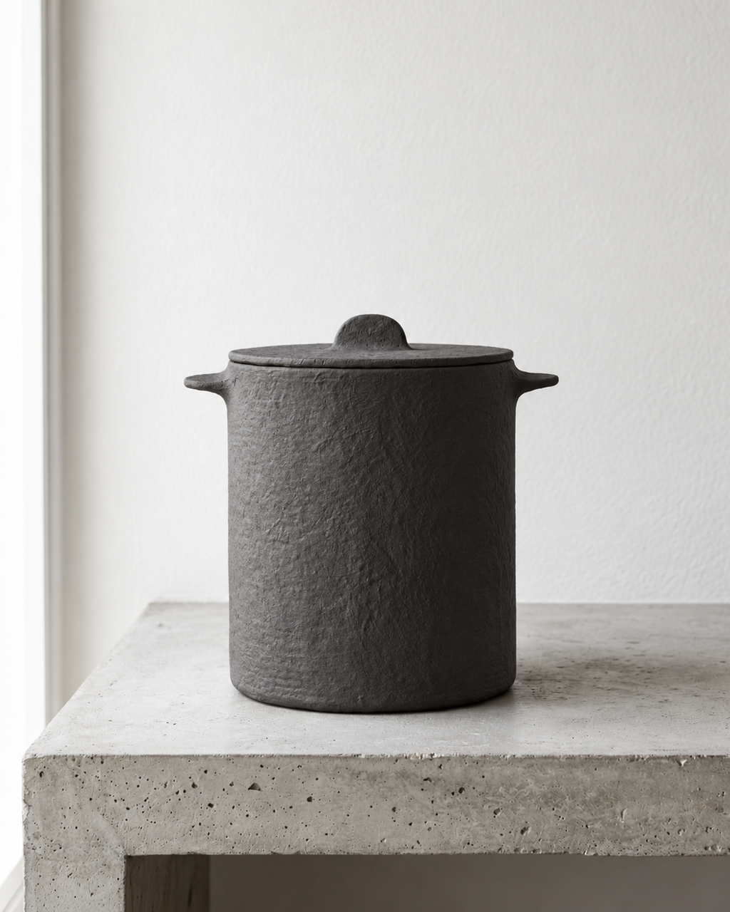 Earth Interior - Pot + Couvercle + Sac En Lin - L - Papier Mâché - Noir
