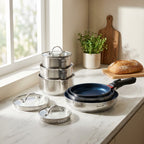 Set De 3 Casseroles En Inox + 3 Poêles Avec Revêtement Anti-Adhérent + 1 Poignée Amovible + 3 Couvercles Passoires Avec Manche En Inox - Argenté/Noir/Rouge