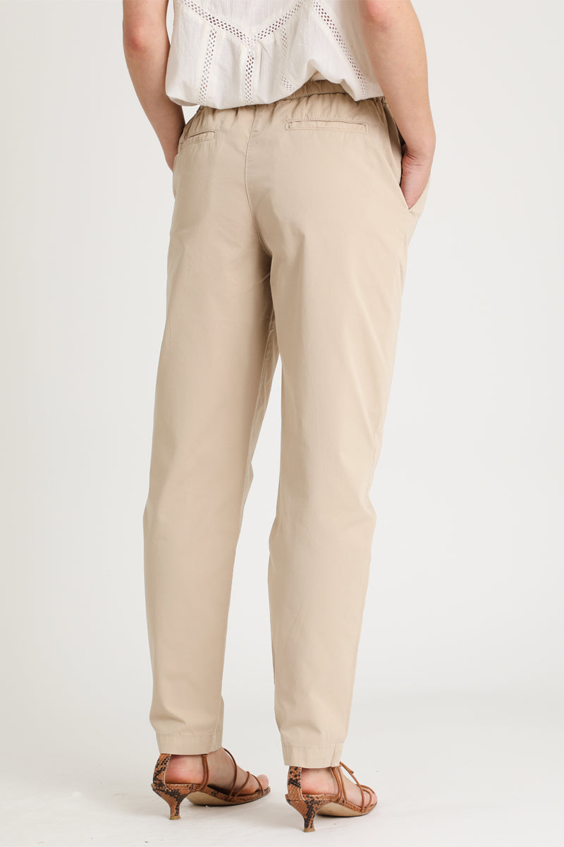 Berenice - Beige Carrot-Fit Trousers