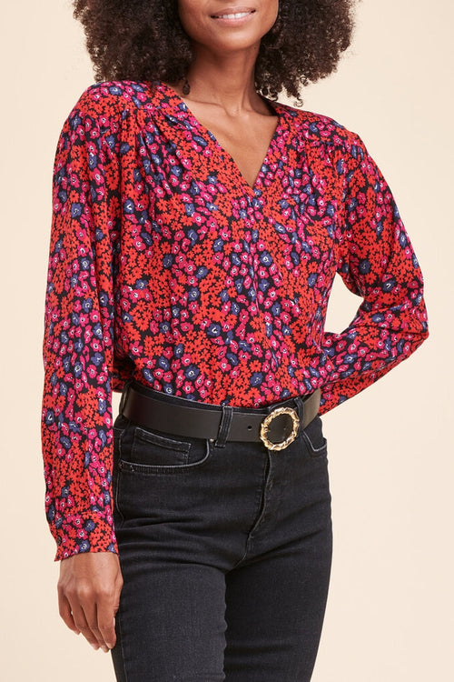 Blusa roja cuervo