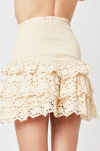 Berenice - Falda Corta Lisa Bordada Con Volante - Beige