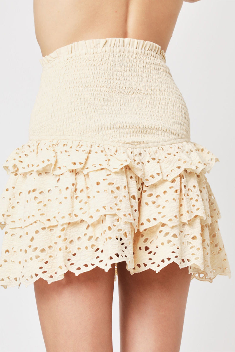 Berenice - Falda Corta Lisa Bordada Con Volante - Beige