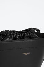 Le Tanneur - Pequeño Bolso Cubo de Cuero Gisèle - Negro