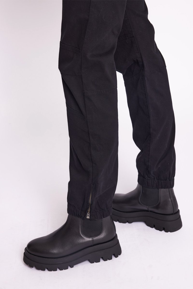 Berenice - Vaquero Con Bolsillos De Parche - Black