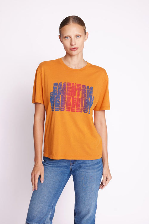 Camiseta Mc Cl Rd Artwork Dev - Canela