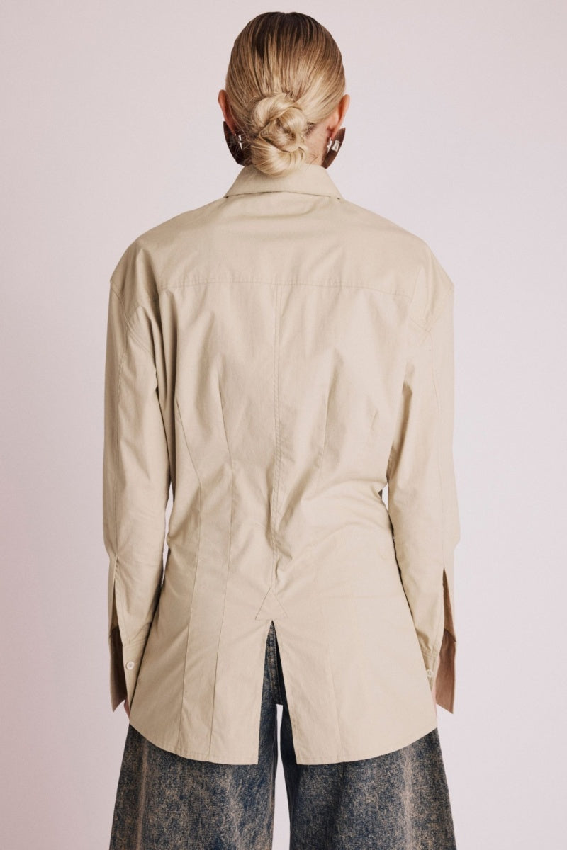 Berenice - Camisa Entallada Talla Pinzas - Beige
