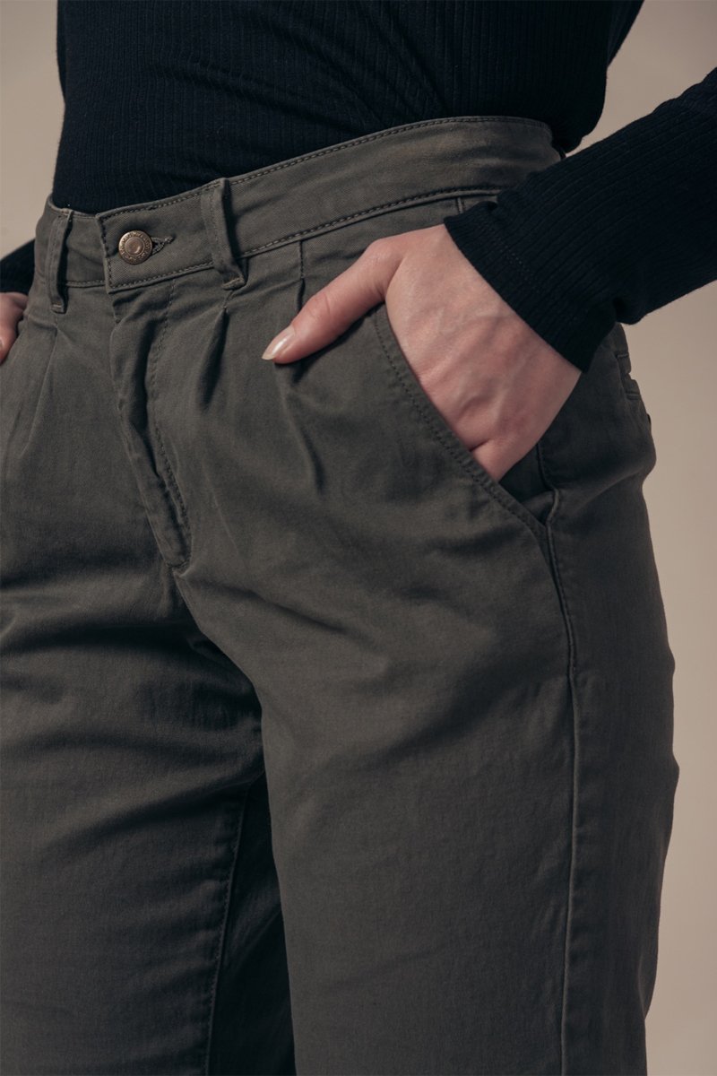 High-Waist Carrot-Leg Trousers Prusse - Khaki