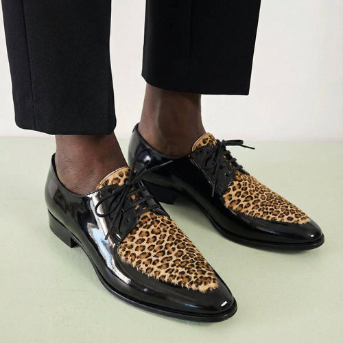 Derbies con punta en punta de charol negro y leopardo Céline, Hedi Slimane Ss20