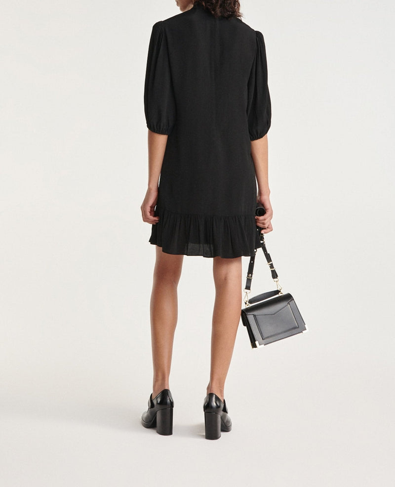 Vestido Corto Negro Con Volantes Cuello Alto - Mujer