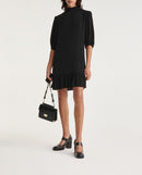 Vestido Corto Negro Con Volantes Cuello Alto - Mujer