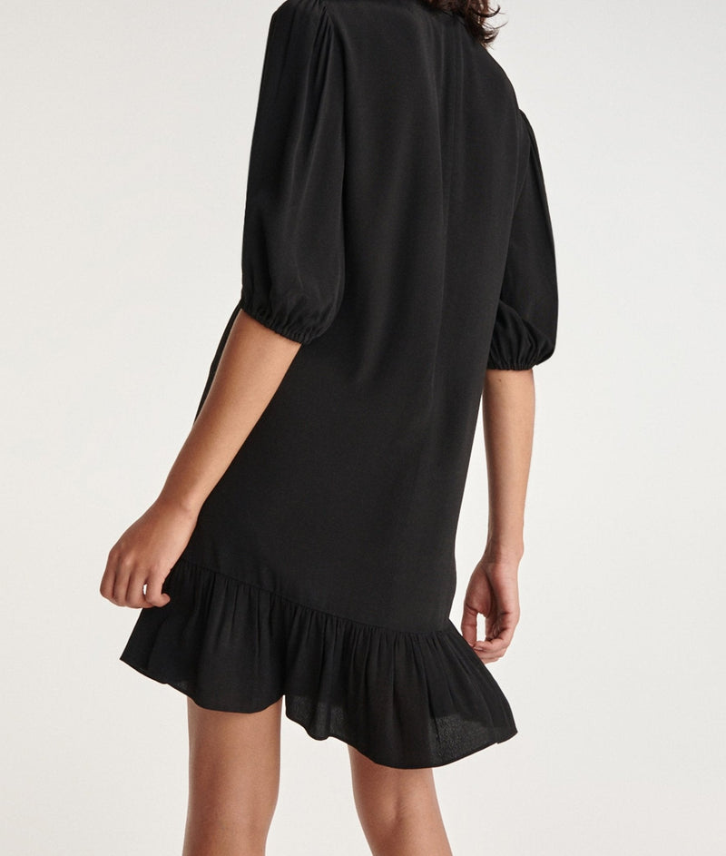Vestido Corto Negro Con Volantes Cuello Alto - Mujer