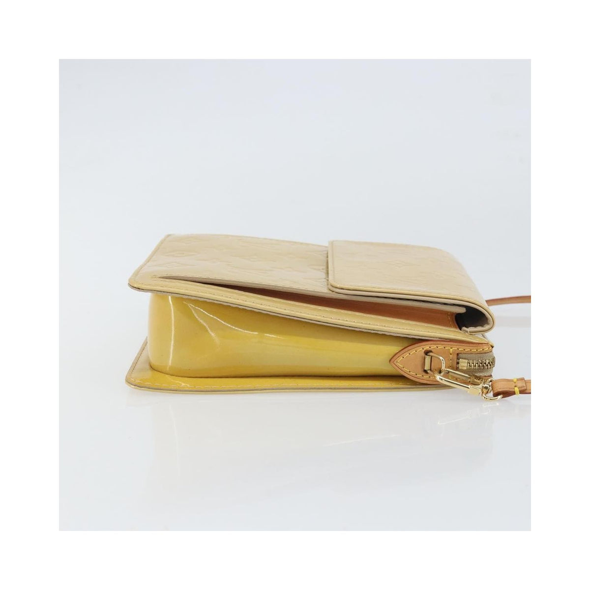 Pochette Louis Vuitton Mott Handbag Cuir Verni - Beige