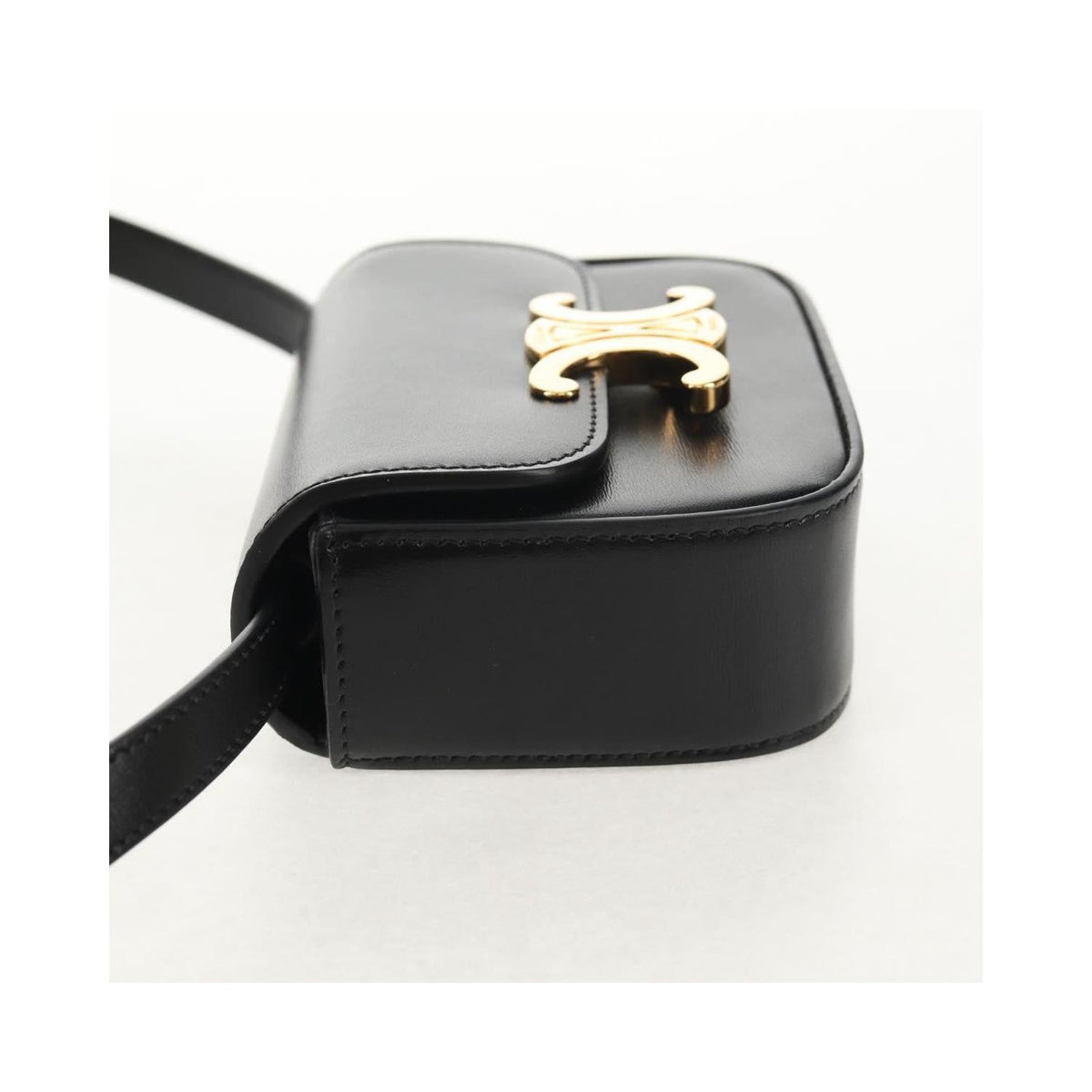 Sac À Main Celine Vintage Triomphe Shoulder Medium Cuir - Noir
