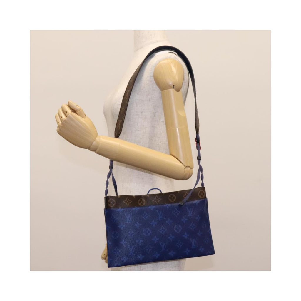 Sac Porté Épaule Louis Vuitton Outdoor Medium Toile - Bleu