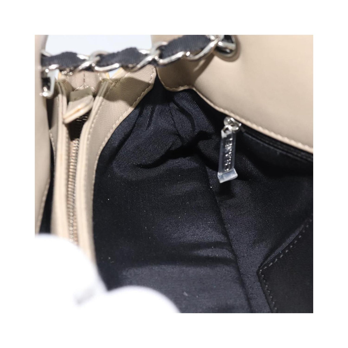 Sac À Main Chanel Just Mademoiselle Medium Cuir Verni - Beige