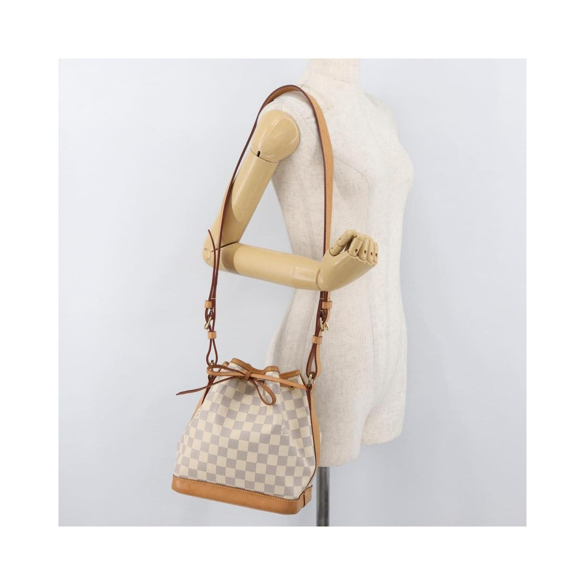 Sac À Main Louis Vuitton Noe Bb Toile - Blanc