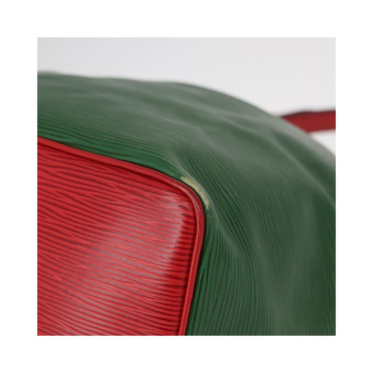 Sac Porté Épaule Louis Vuitton Bicolor Petit Noe Handbag Cuir - Vert