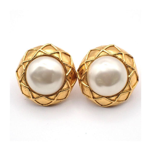 Pendientes de clip redondos vintage Chanel Metal con perla de imitación Imagen del producto