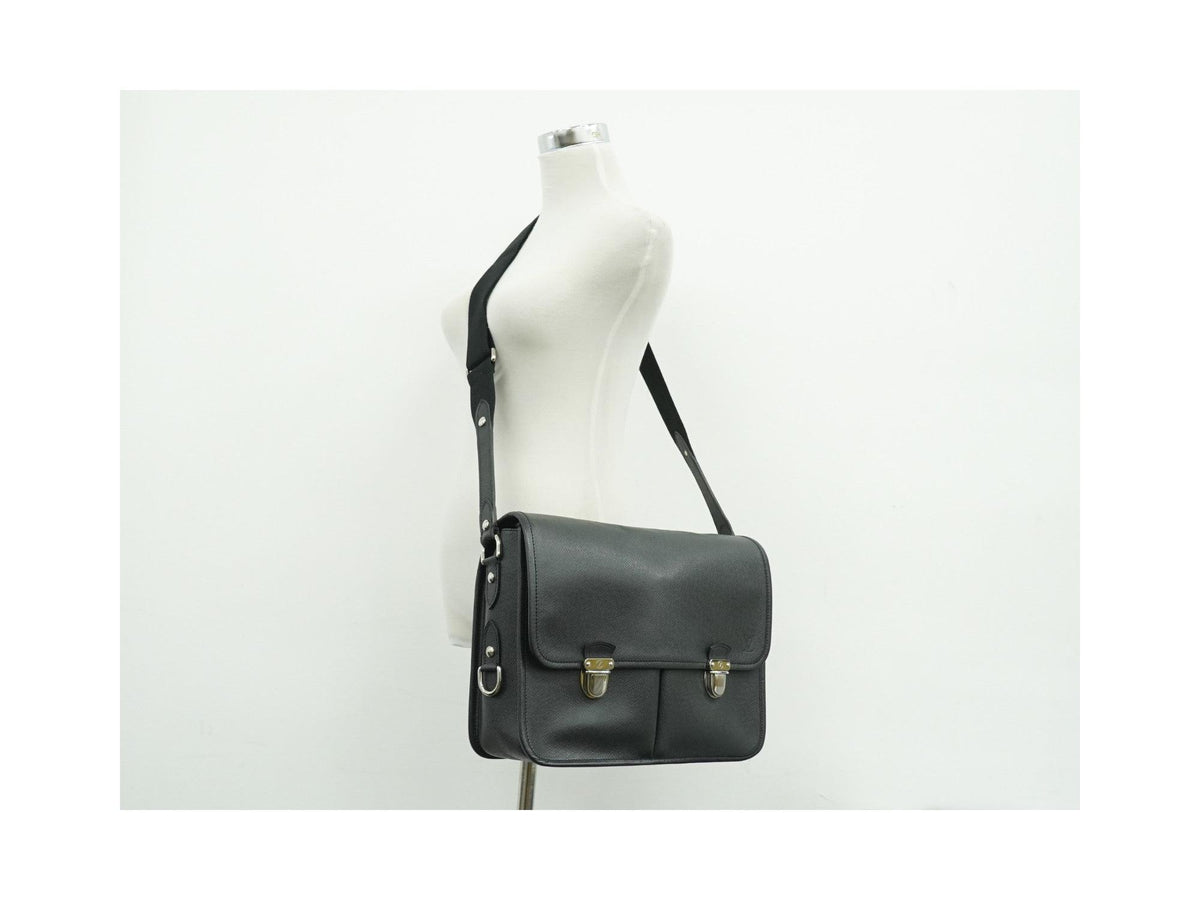 Sac Porté Épaule Louis Vuitton Alexei Messenger Cuir - Noir