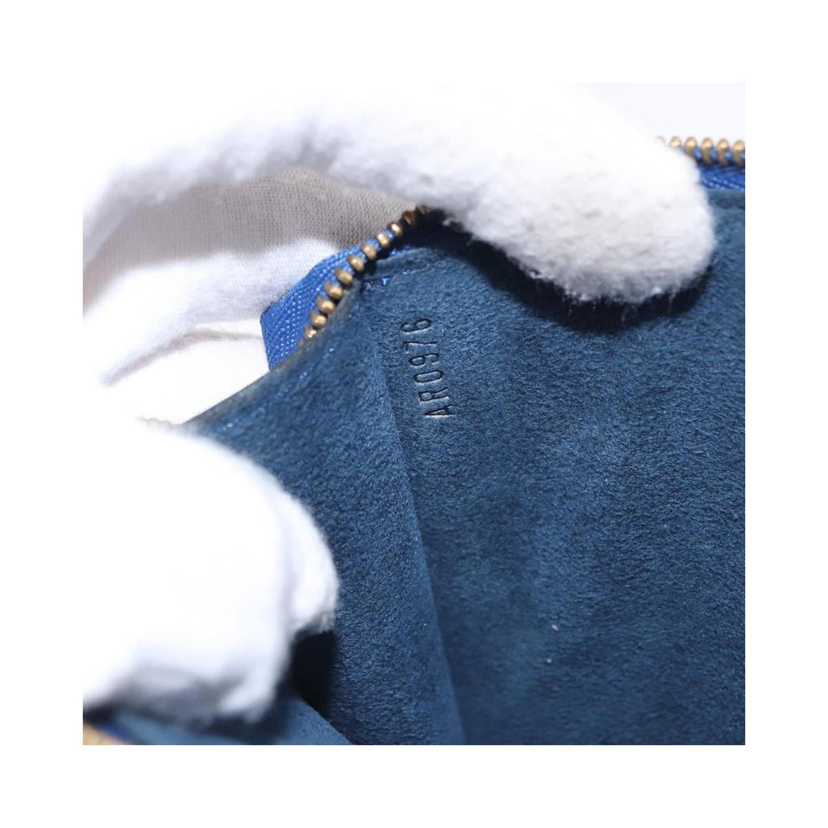 Louis Vuitton - Large Pochette Accessoires in leather - Blue