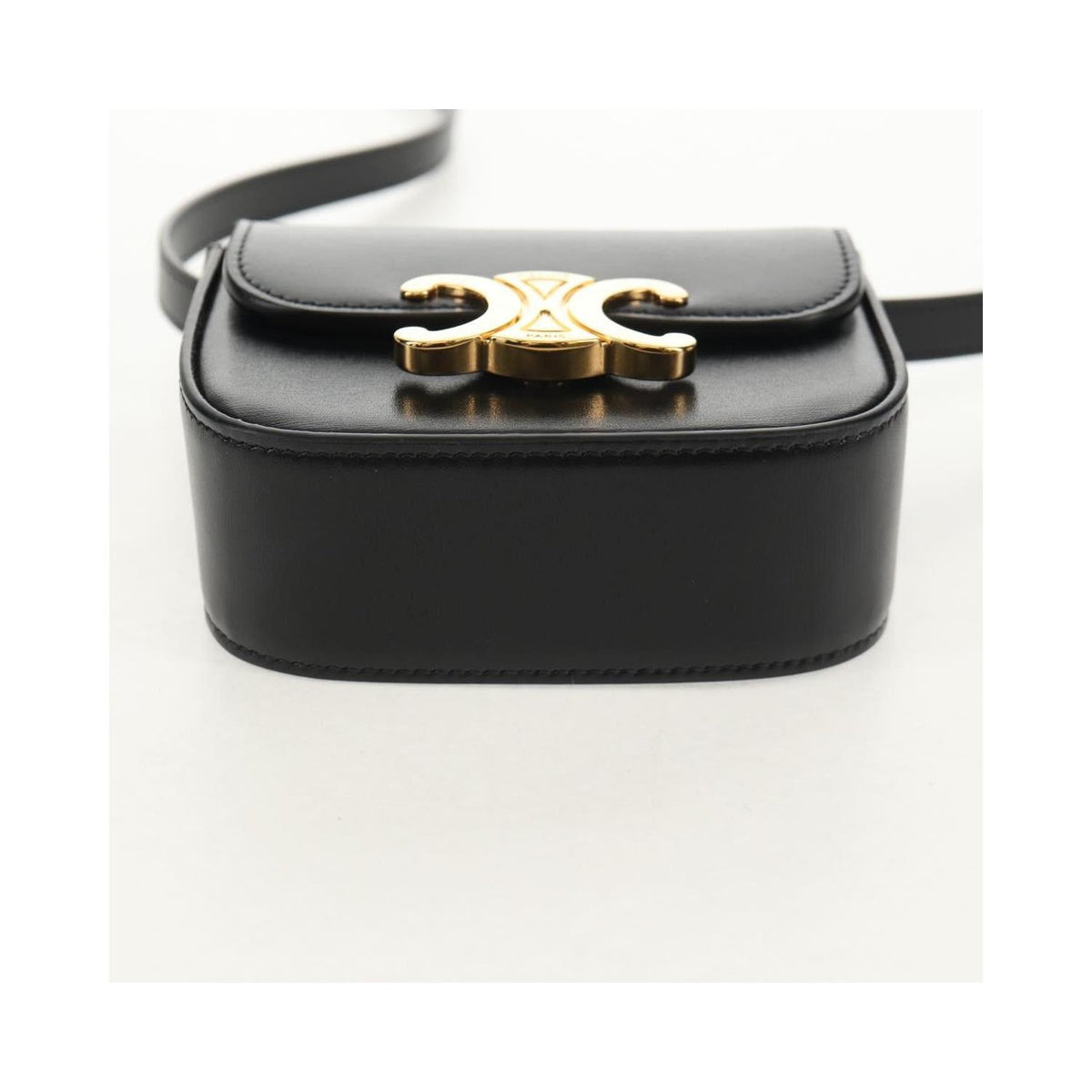 Sac À Main Celine Vintage Triomphe Shoulder Medium Cuir - Noir