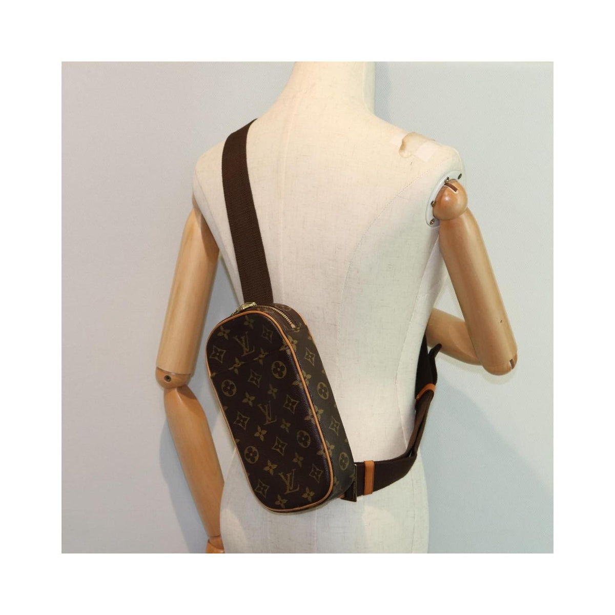 Bolso de mano Louis Vuitton Pochette Gange de lona - marrón