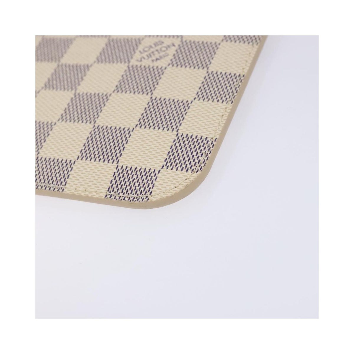 Louis Vuitton - Neverfull MM pouch in canvas - White