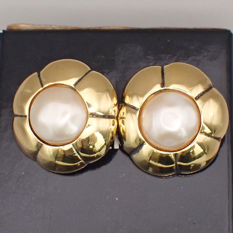 Chanel Vintage CC Flower Clip-On Earrings imitation pearls in gold plated Product Image