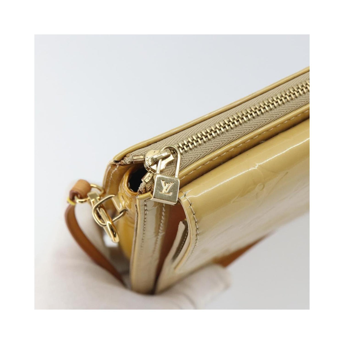 Pochette Louis Vuitton Mott Handbag Cuir Verni - Beige