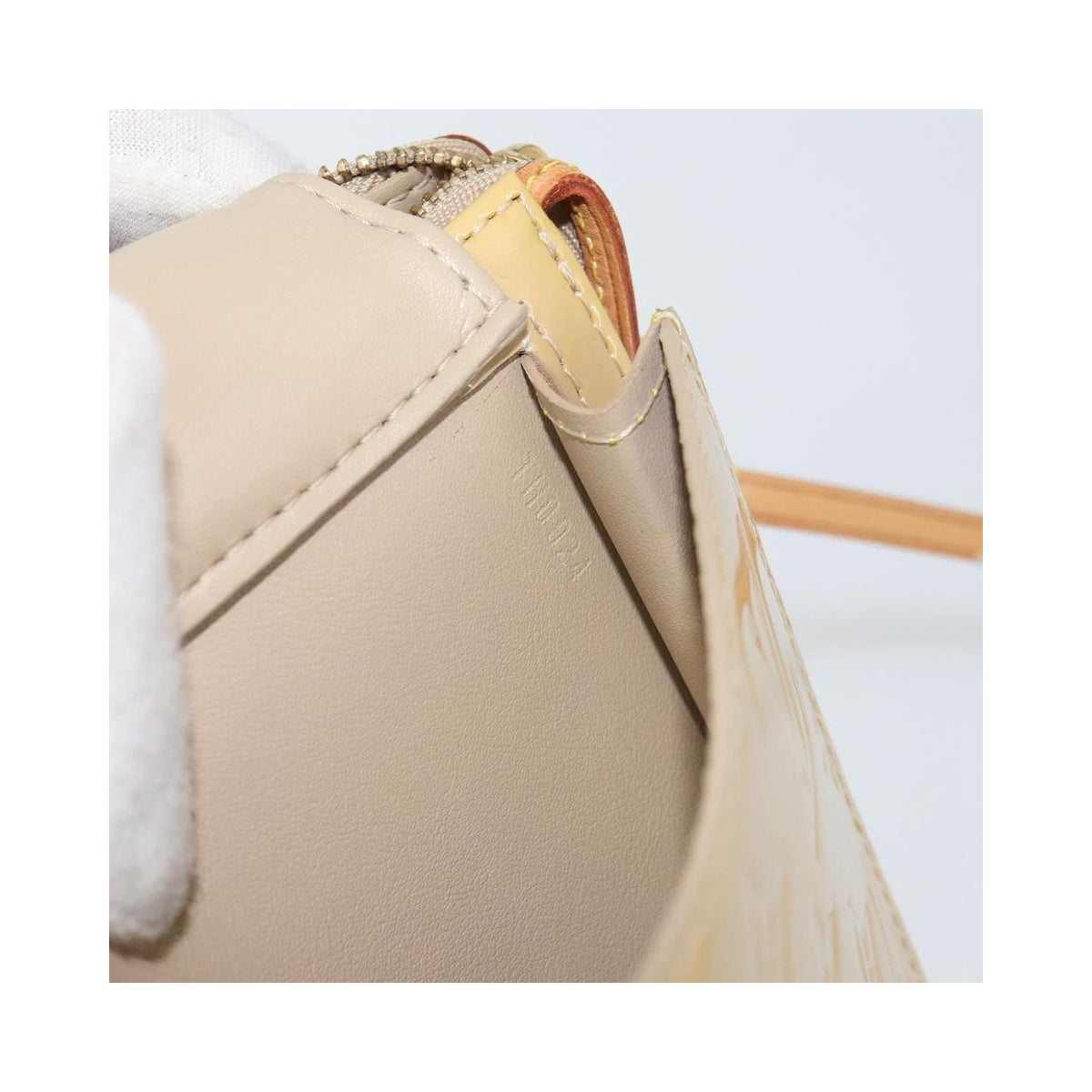 Pochette Louis Vuitton Mott Handbag Cuir Verni - Beige