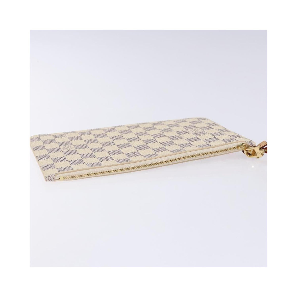 Louis Vuitton - Neverfull MM pouch in canvas - White