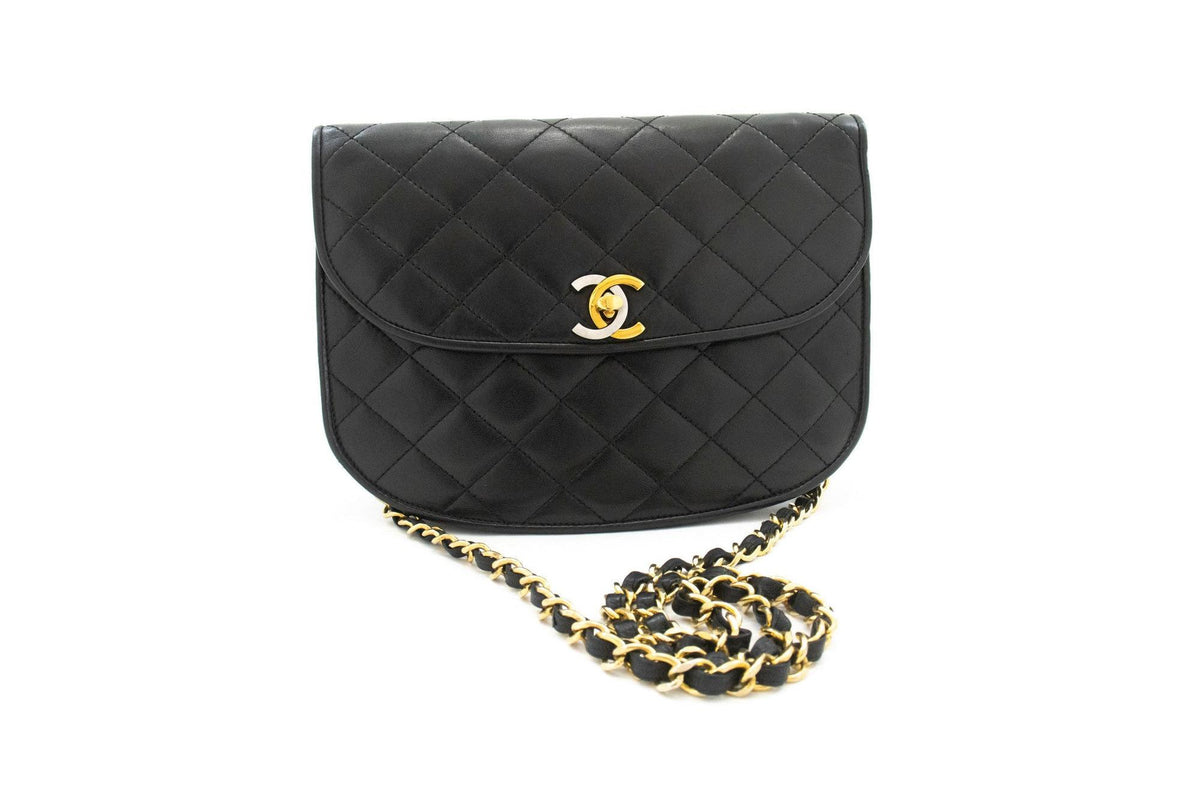 Chanel - Borsa a spalla vintage con patta rotonda, piccola, in pelle - Nero