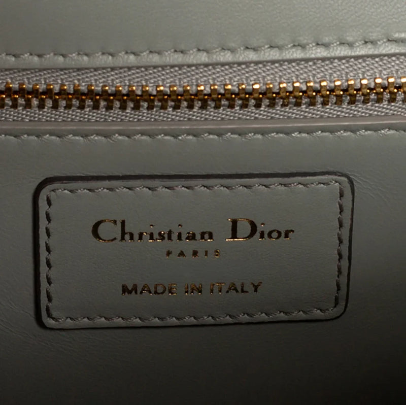 sac de seconde main 30 montaigne dior  en cuir gris label