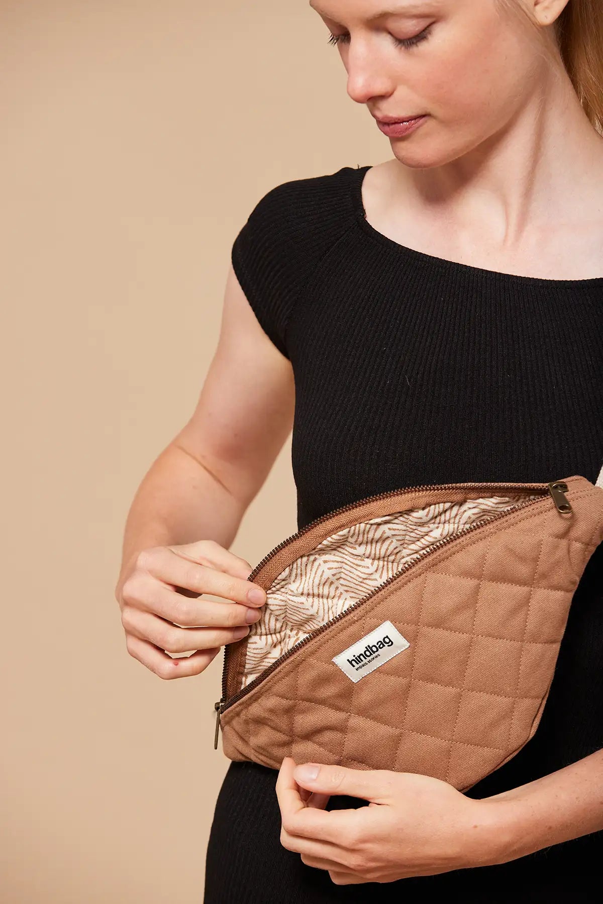 Riñonera acolchada Olivia Cannelle Hindbag2