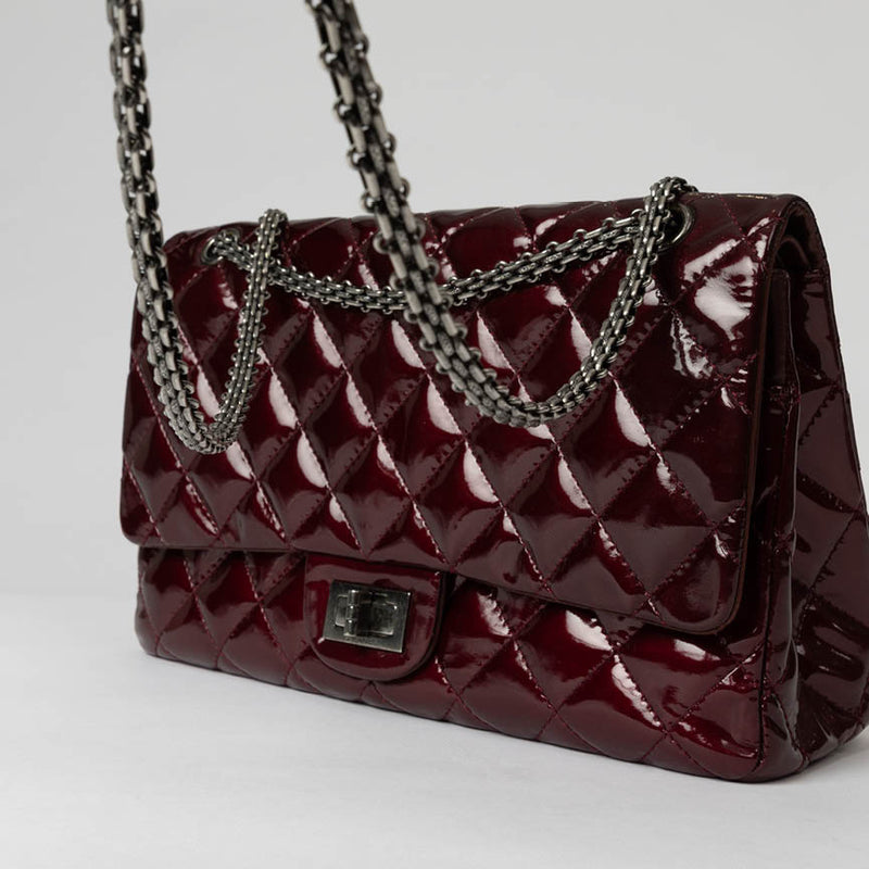 Sac Bandoulière 2.55 Cuir Verni Bordeaux - Chanel