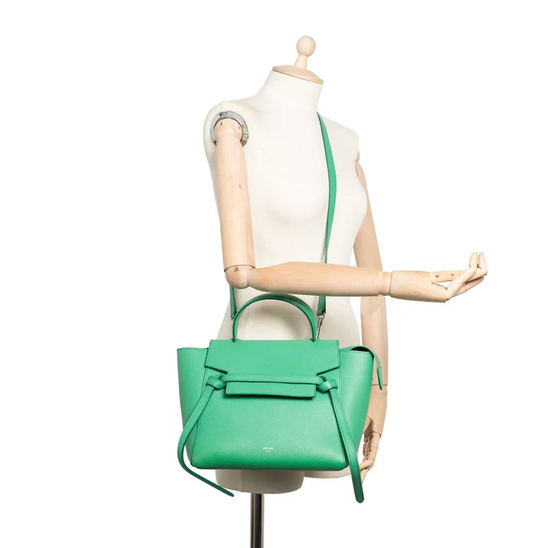 sac de seconde main belt celine en cuir vert porté 1