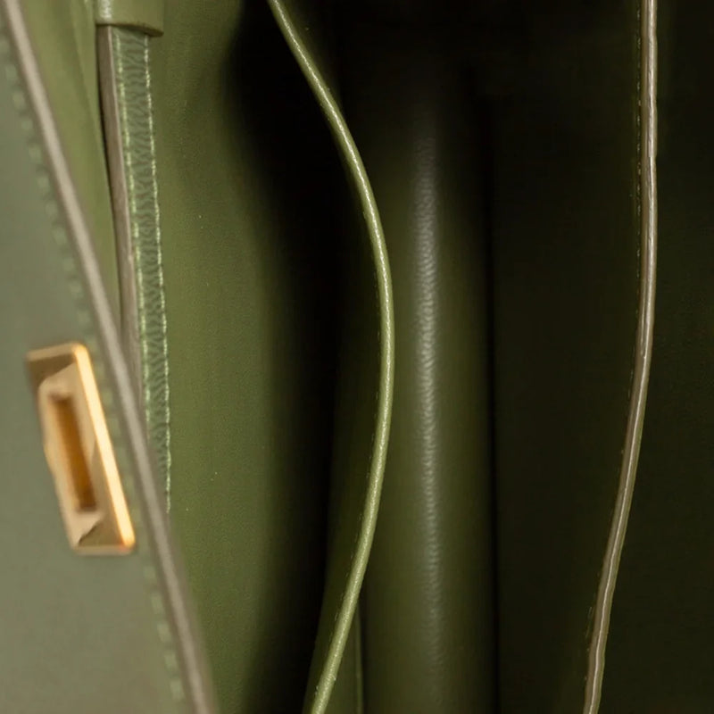 sac de seconde main classic celine en cuir vert intérieur