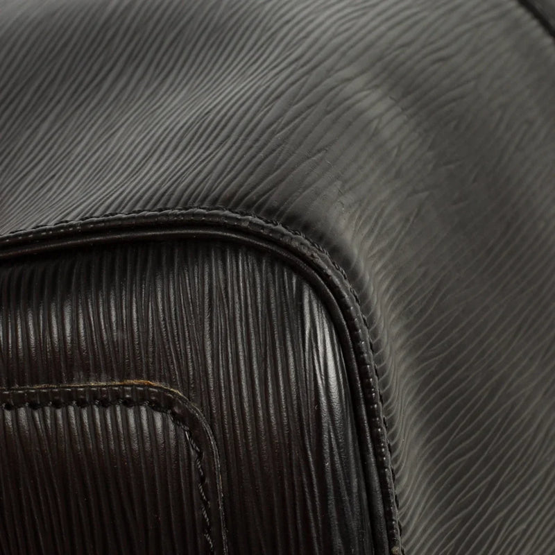 sac de seconde main keepall  louis vuitton en cuir épi noir  coin 