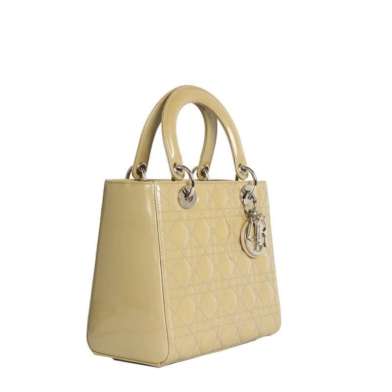 sac de seconde main lady dior  dior  en cuir verni beige côté