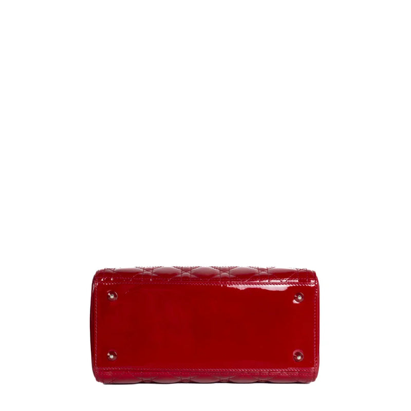 sac de seconde main lady dior   en cuir verni rouge bas