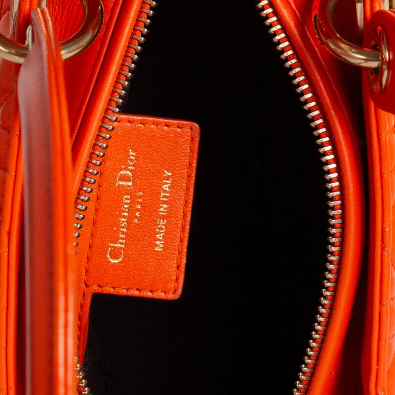 sac de seconde main lady dior   en cuir orange  intérieur