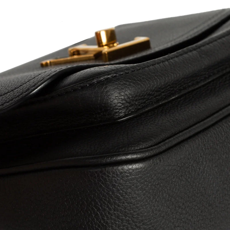 sac de seconde main lock me  louis vuitton en cuir noir coin 