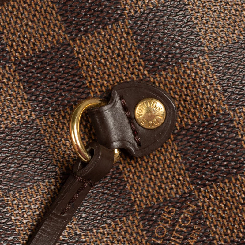 sac de seconde main neverfull louis vuitton en toile damier ébène défaut 2