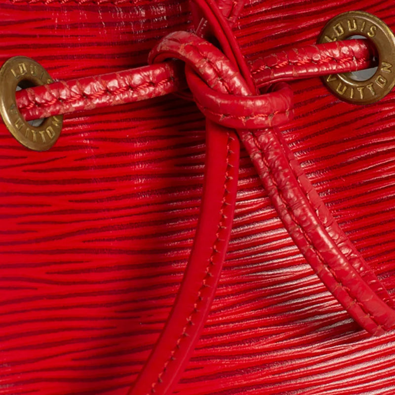 sac de seconde main noé louis vuitton en cuir épi rouge défaut 2