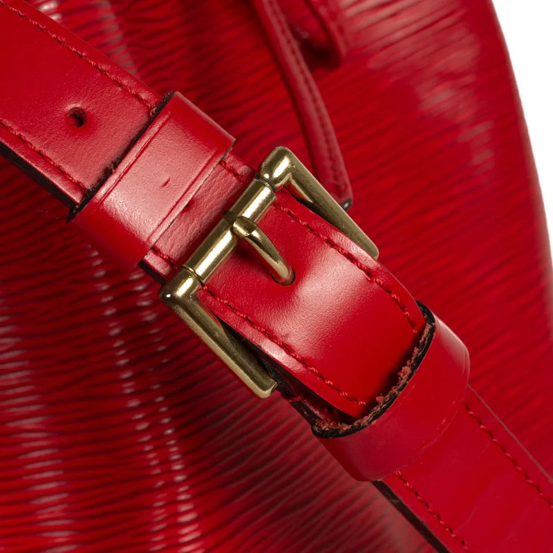 sac de seconde main noé louis vuitton en cuir épi rouge défaut 4