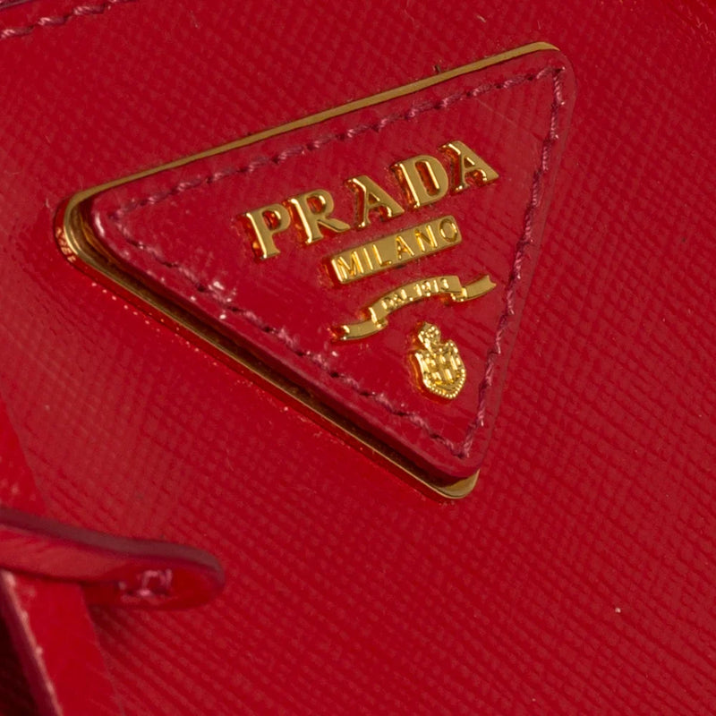 sac de seconde main promenade prada en cuir verni rouge défaut 2